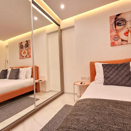 Sveltos 3 Bedroom Hotel de apartamente