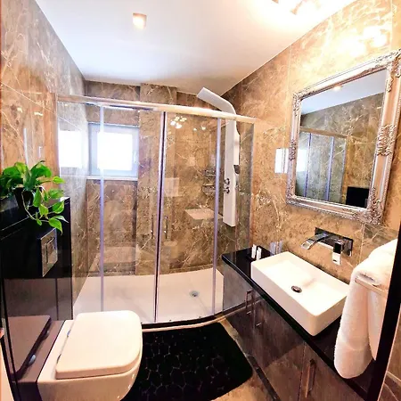 Sveltos 3 Bedroom Aparthotel