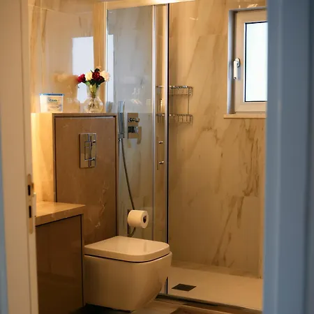 Sveltos 3 Bedroom