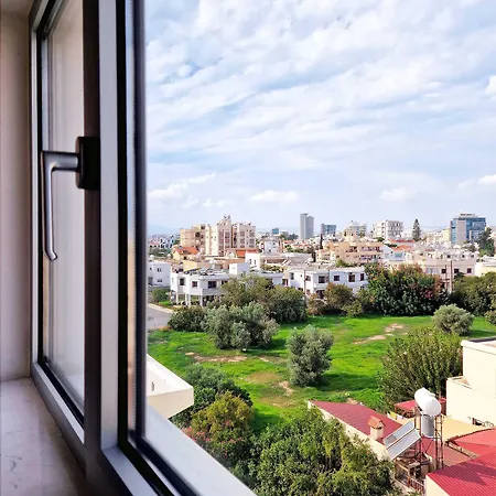 Sveltos 3 Bedroom Hotel de apartamente Larnaca