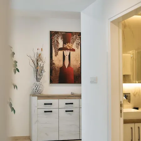 Sveltos 3 Bedroom Hotel de apartamente Larnaca